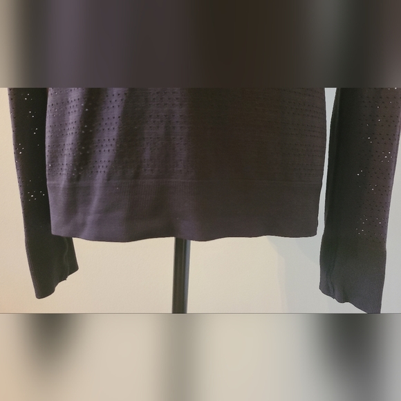 NEW Lululemon long sleeve athletic top - black - Picture 5 of 5